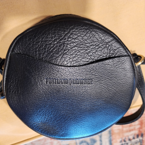 Portland Leather Black Round Mini Crossbody Bag - Picture 5 of 9